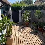 Maison A 250 M De La ! Nyaraló